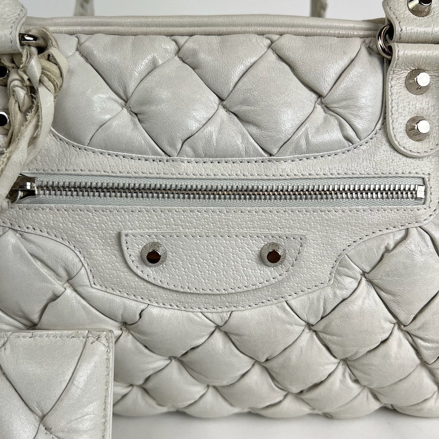 BALENCIAGA Borsa matelassè Puffy Touch bianco gesso