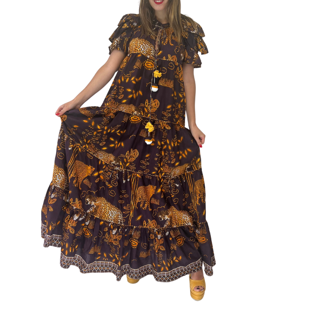 Abito lungo in cotone marrone con stampa arancione, disegni etnici e tigri? Manica corta con balze, scollo a V e coulisse con pon pon finale