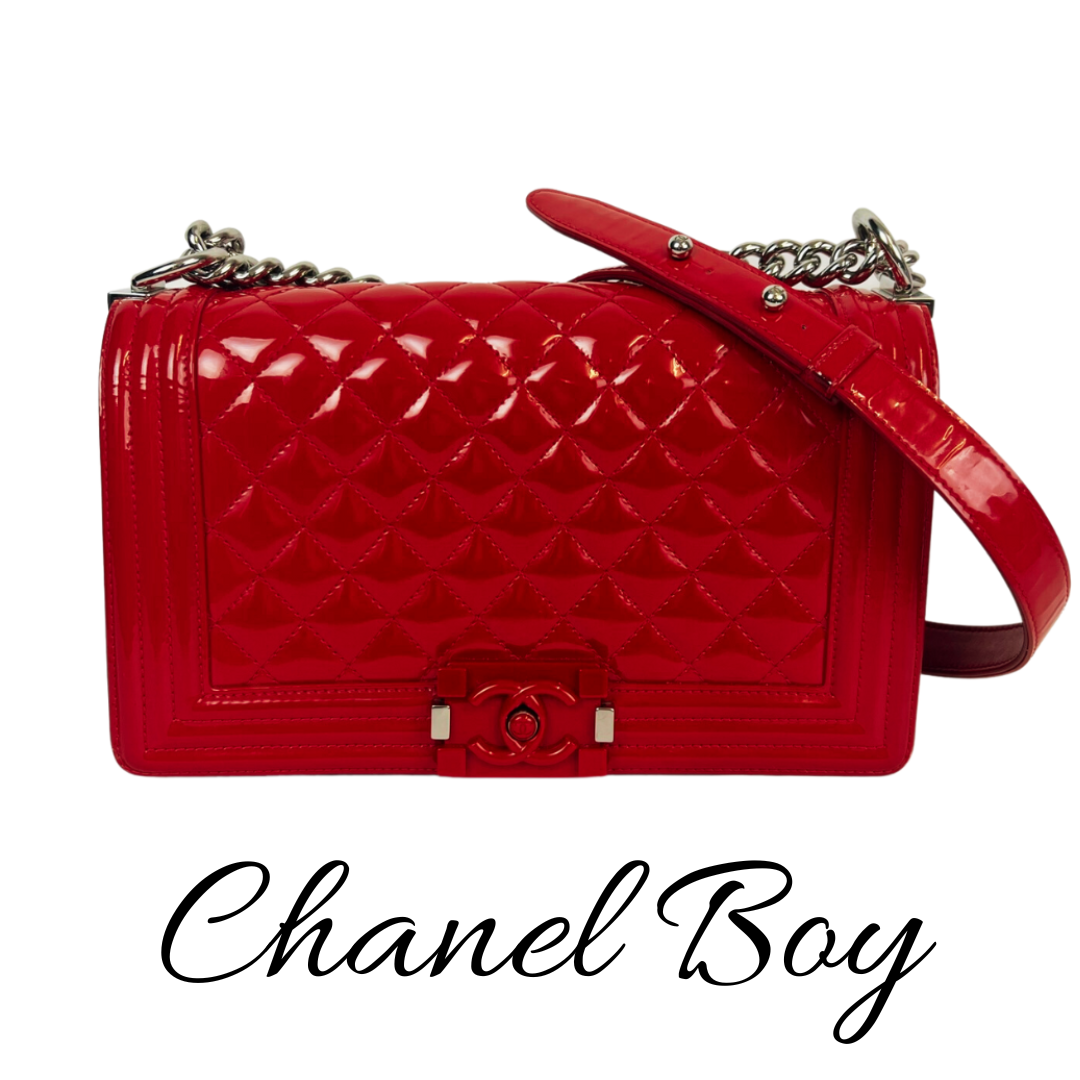Borsa in pelle verniciata rosso acceso matelassè con hardware palladio e catena lunga regolabile "Boy" Anno 2014/2015