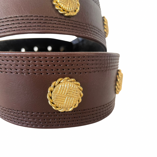 Cintura in pelle marrone con dettagli oro