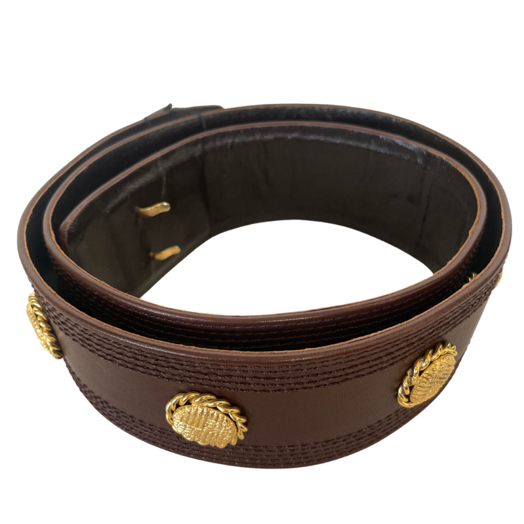 Cintura in pelle marrone con dettagli oro