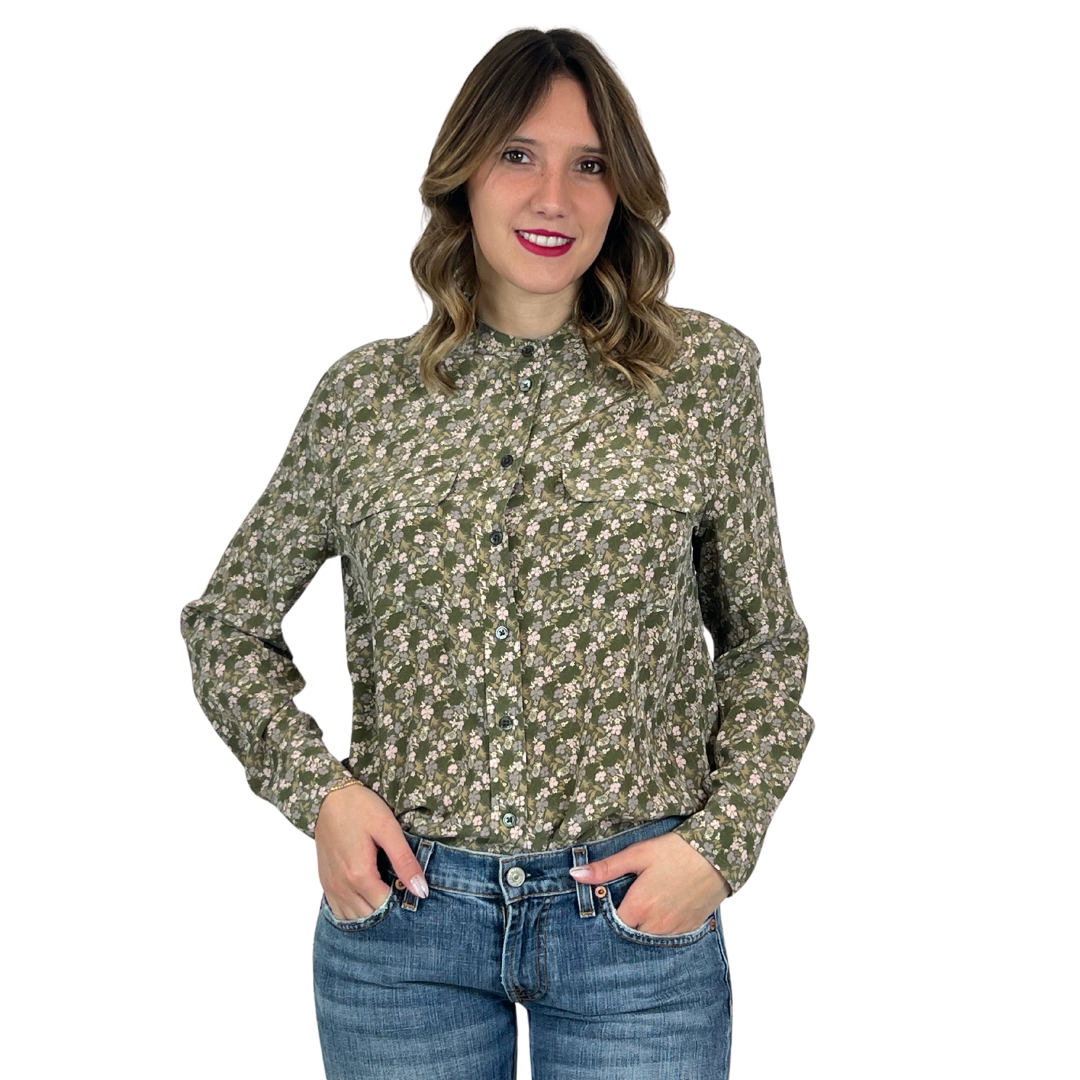 EQUIPMENT Camicia in seta verde con fantasia floreale