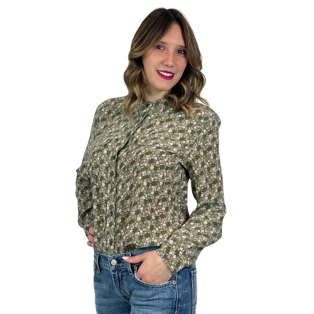 EQUIPMENT Camicia in seta verde con fantasia floreale