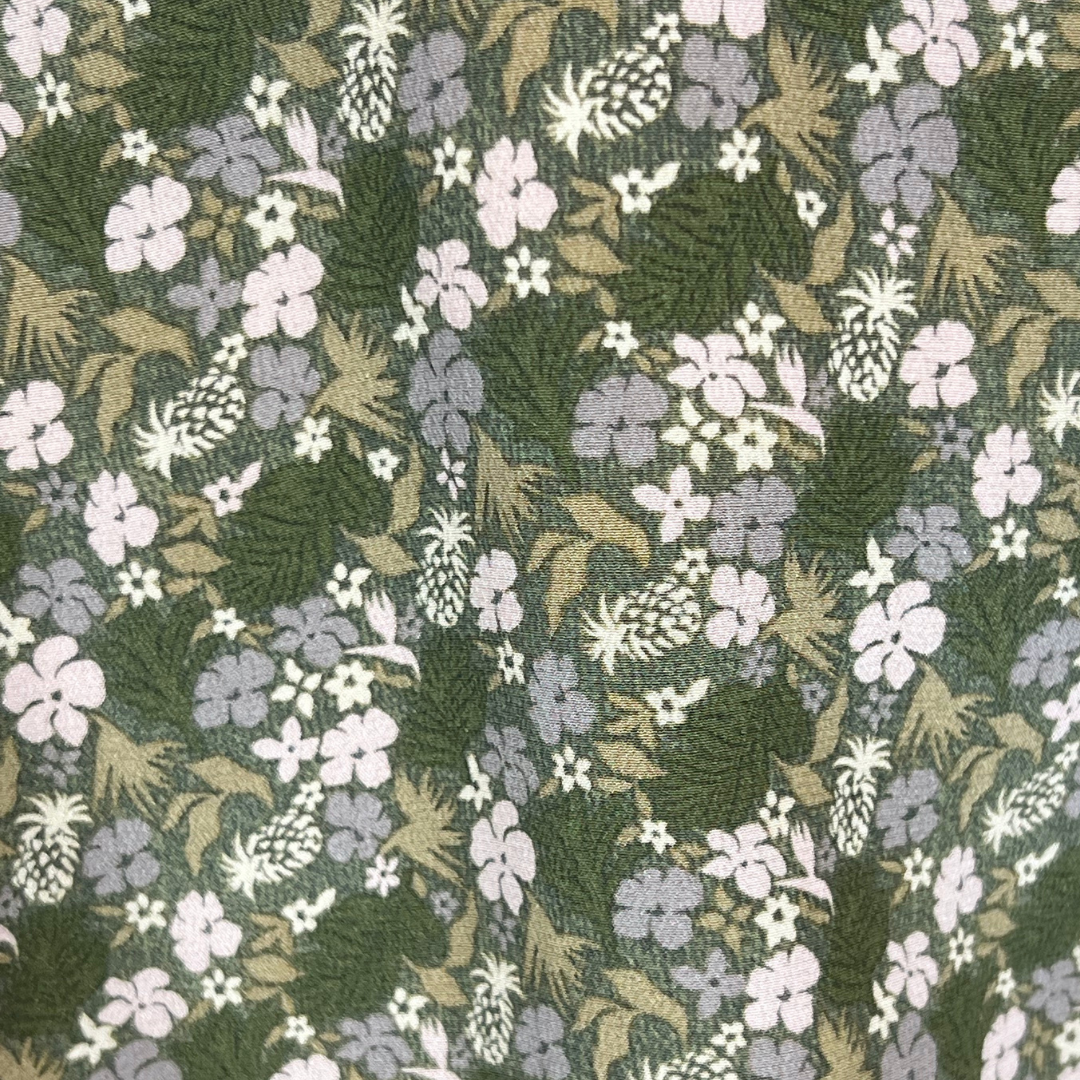 EQUIPMENT Camicia in seta verde con fantasia floreale