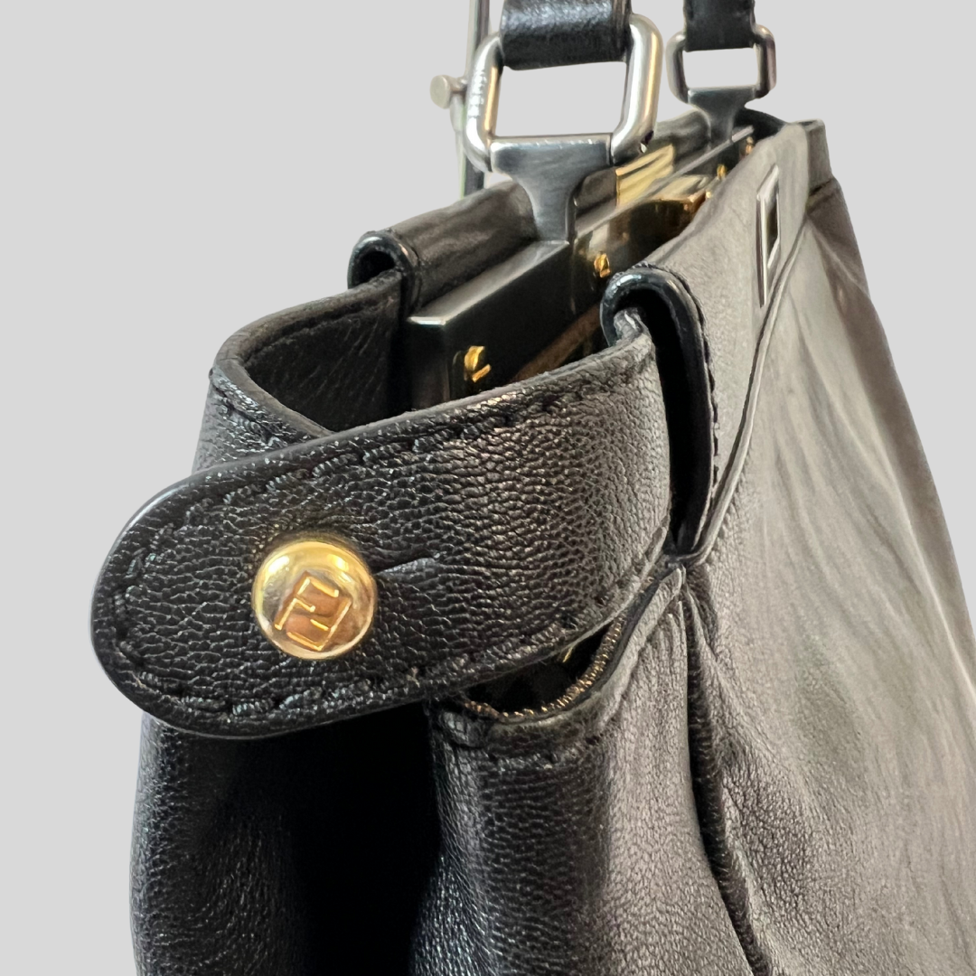 FENDI Borsa Peekaboo grande in pelle nera