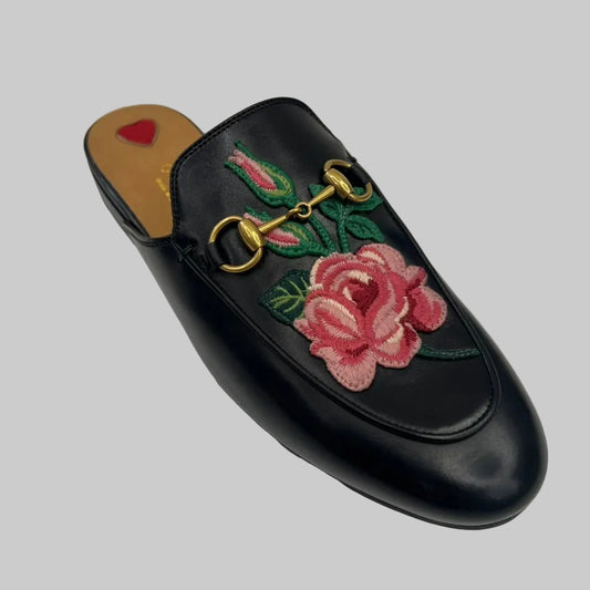 GUCCI Scarpe Slipper Princetown Floral Mules nero con rose rosa