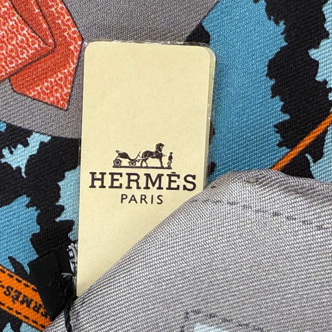 HERMES Foulard carrè Madame Monsieur