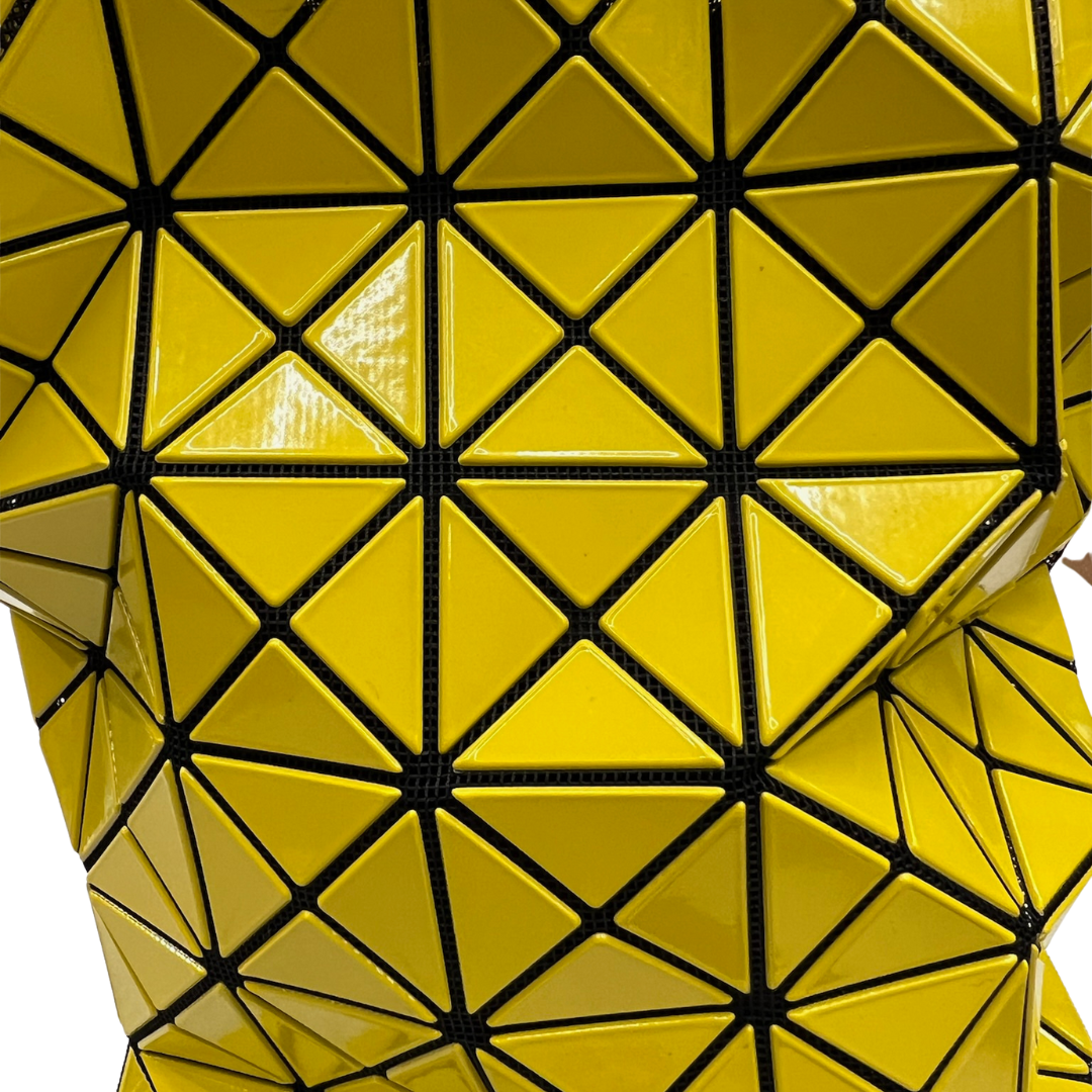 ISSEY MYAKE Borsa a forma sacchetto giallo