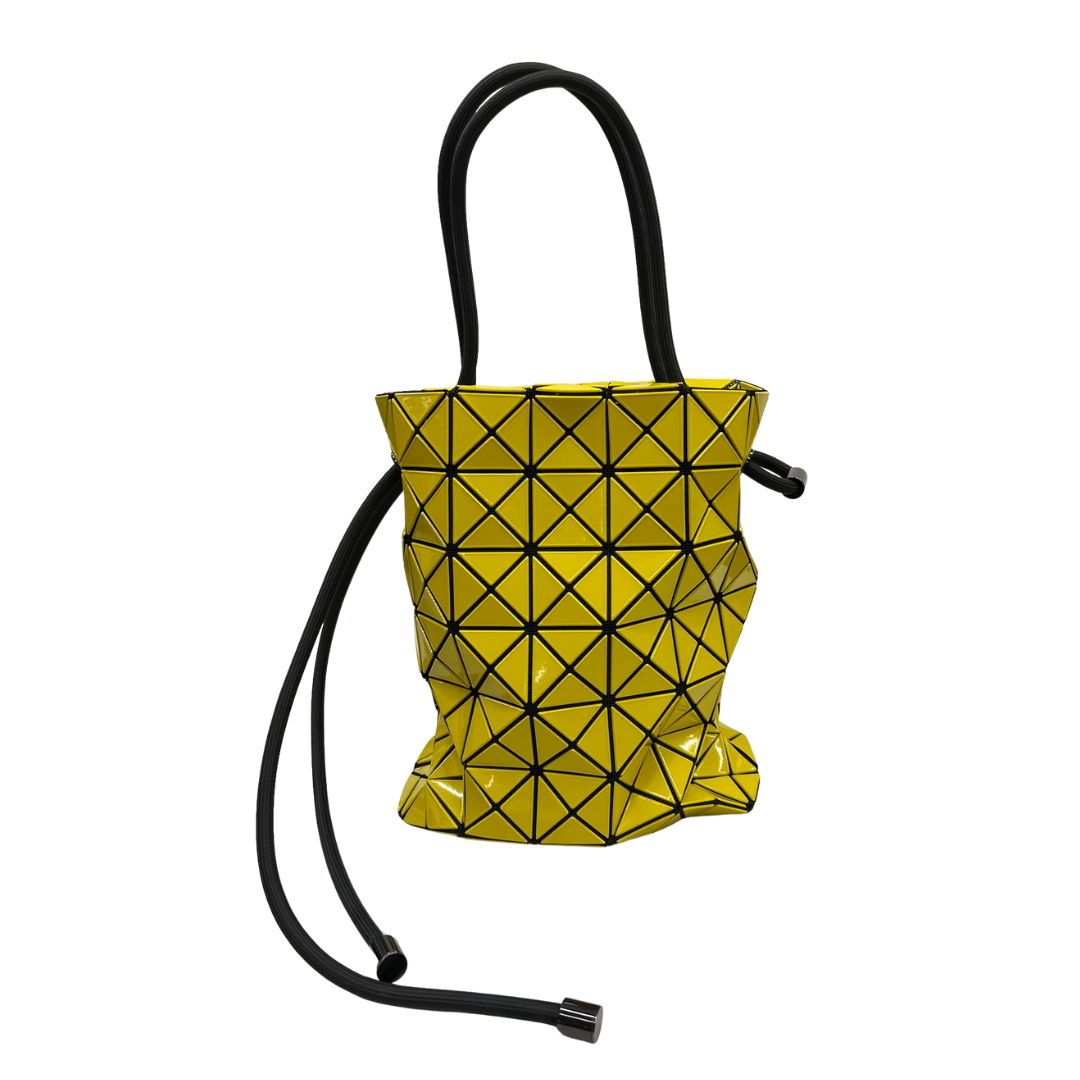 ISSEY MYAKE Borsa a forma sacchetto giallo