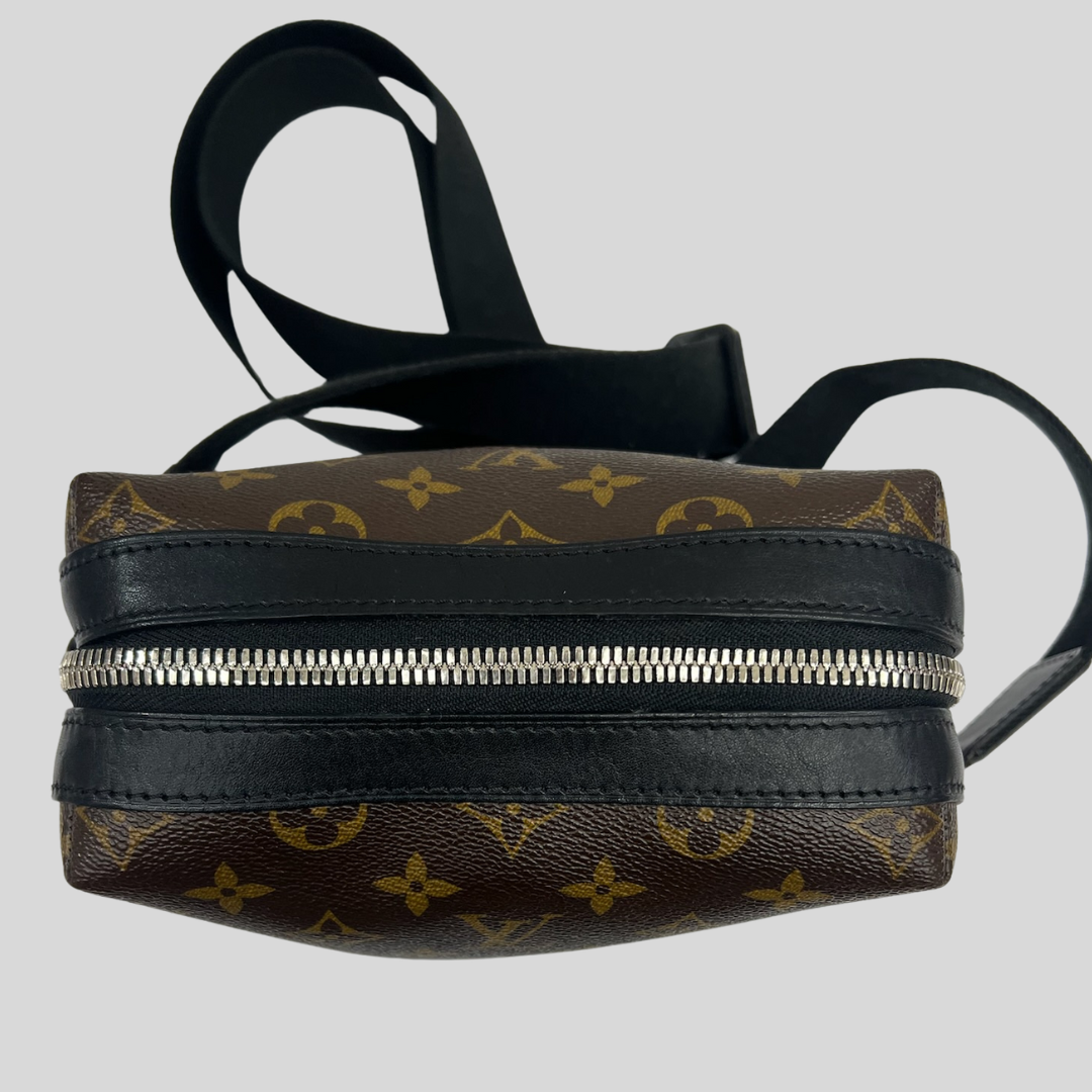 LOUIS VUITTON Borsa "Monogram Macassar Torres"