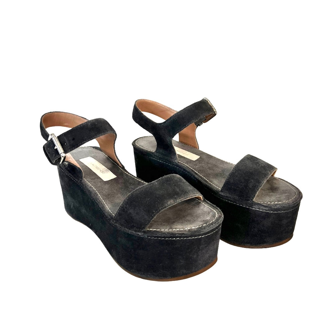 Scarpa sandalo in pelle scamosciata grigio antracite con zeppa piatta, fascia e cinturino alla caviglia