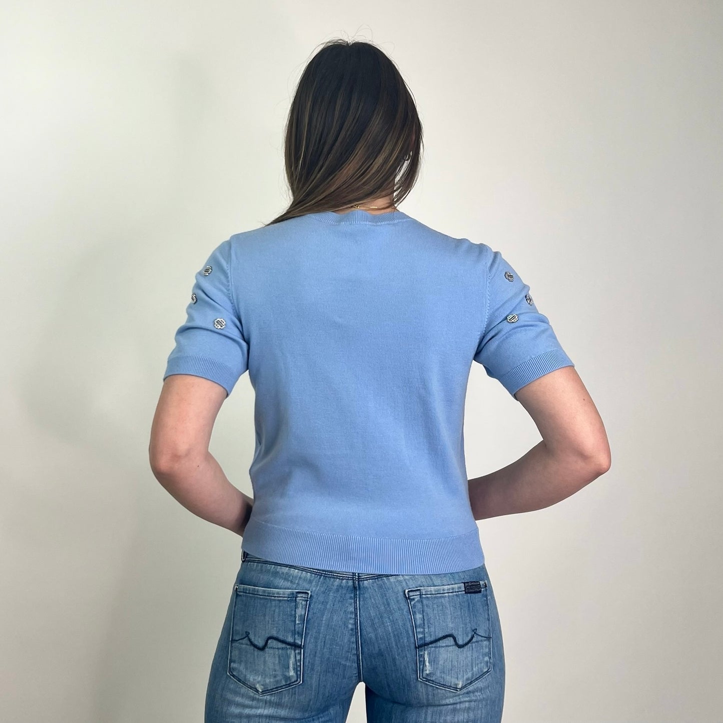 MAJE Twin set azzurro con dettagli gioiello