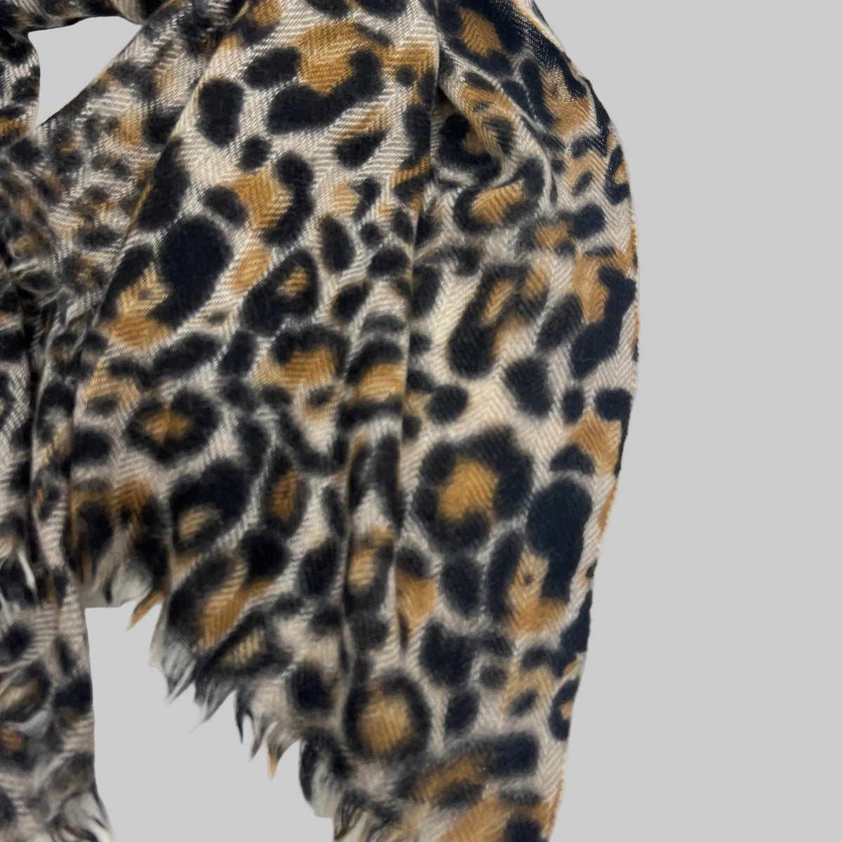 N.N. Sciarpa in misto cashmere stampa maculata