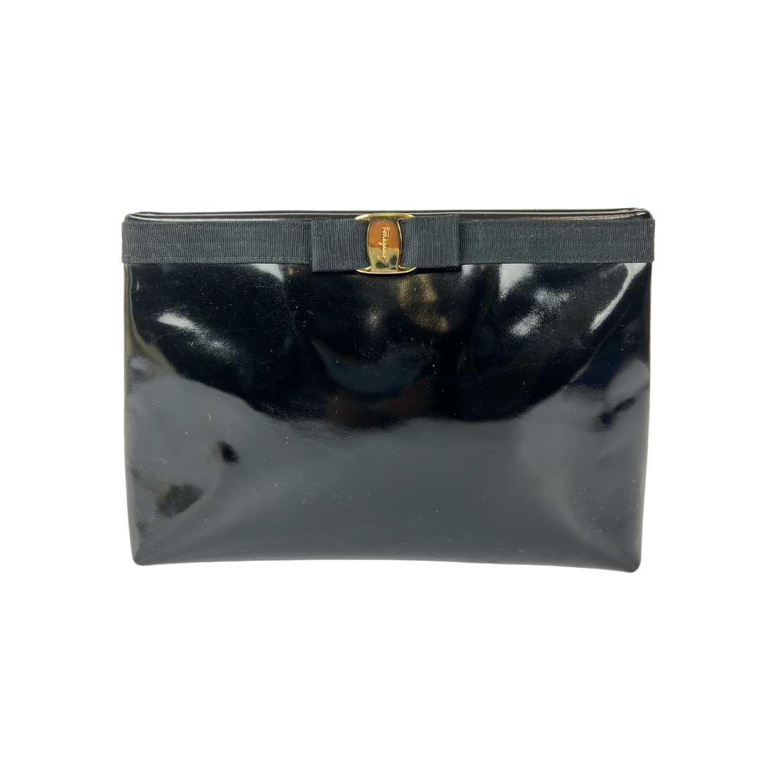 SALVATORE FERRAGAMO Pochette in vernice nera