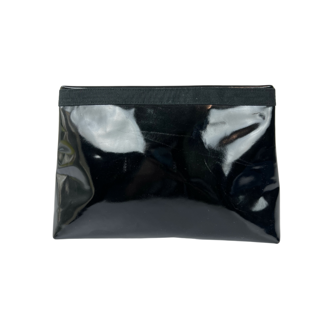 SALVATORE FERRAGAMO Pochette in vernice nera