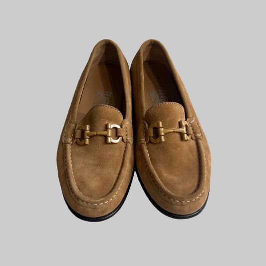 SALVATORE FERRAGAMO Scarpa mocassino in pelle suede cammello