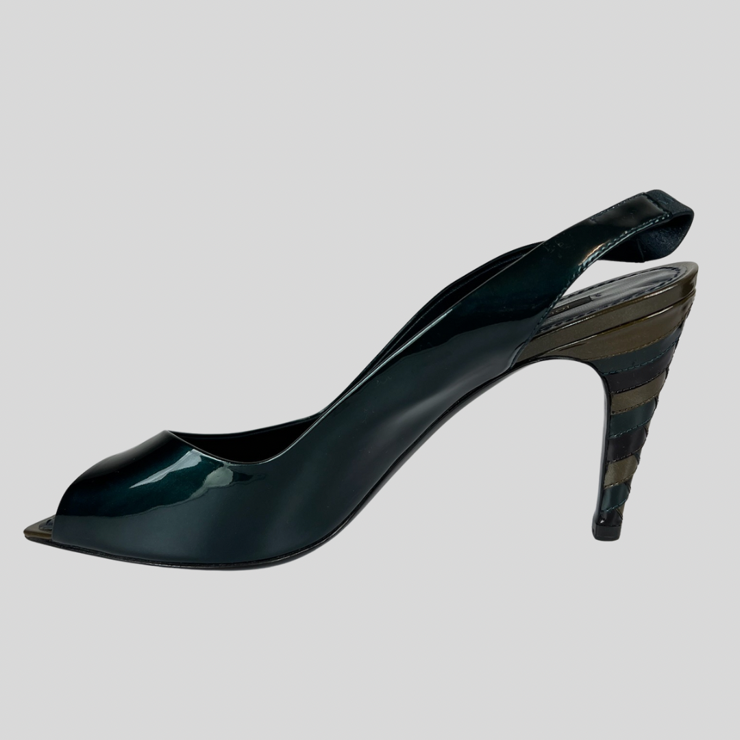 LOUIS VUITTON Scarpa decolté in pelle di vernice verdone
