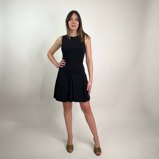 CRISTINA EFFE Abito nero con gonna a pieghe