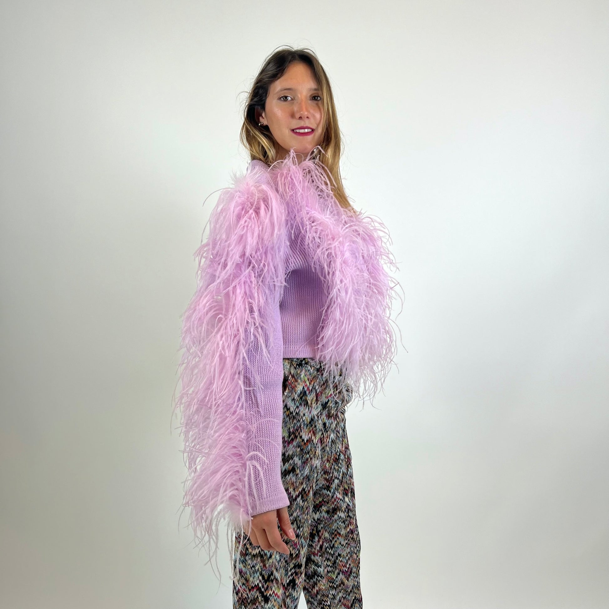 12STOREEZ Giacca in maglia lilla con piume 