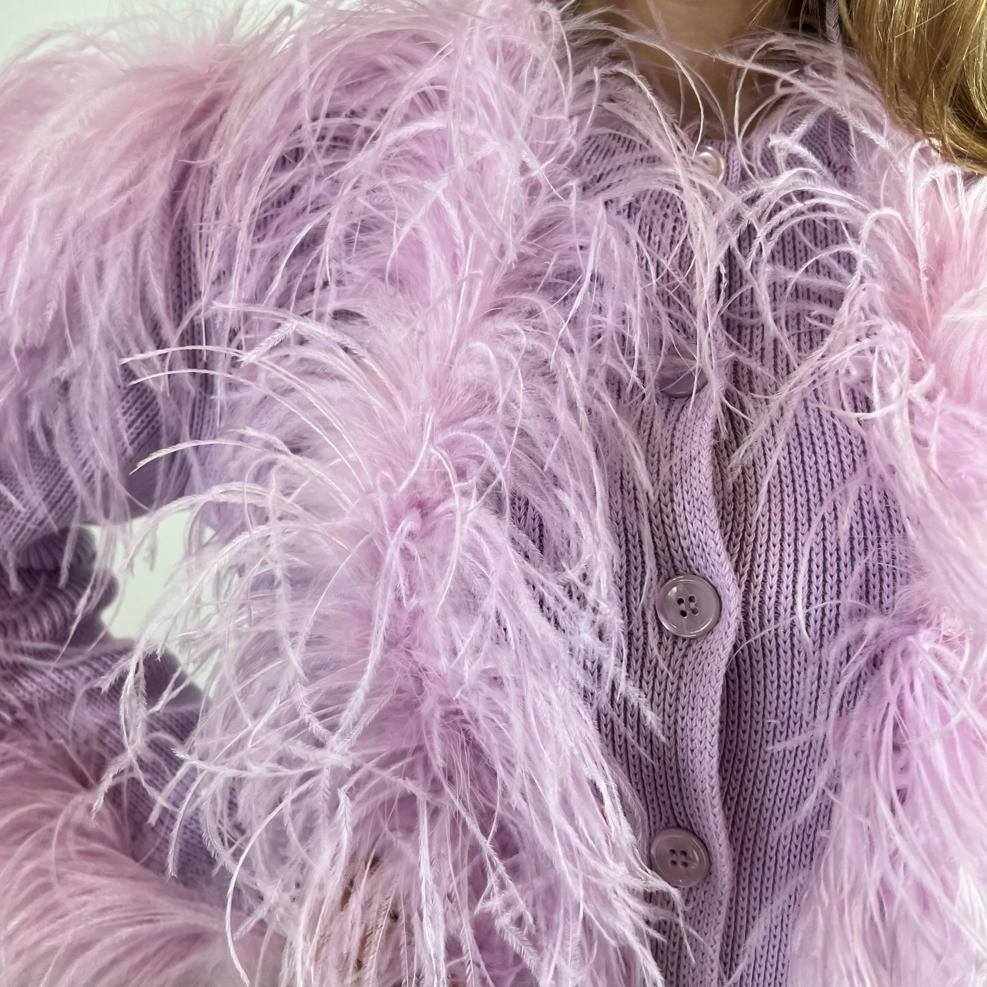 12STOREEZ Giacca in maglia lilla con piume 