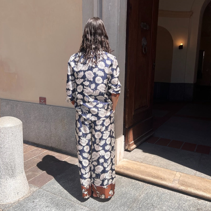 WEEKEND MAX MARA Completo in seta fiorato blu e bianco