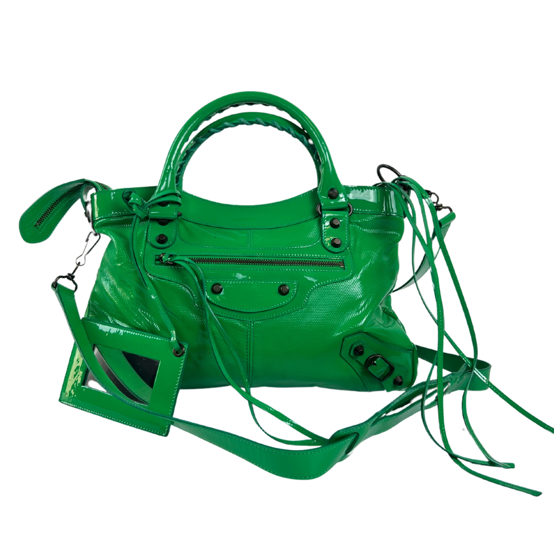 BALENCIAGA  Borsa City in vernice verde prato