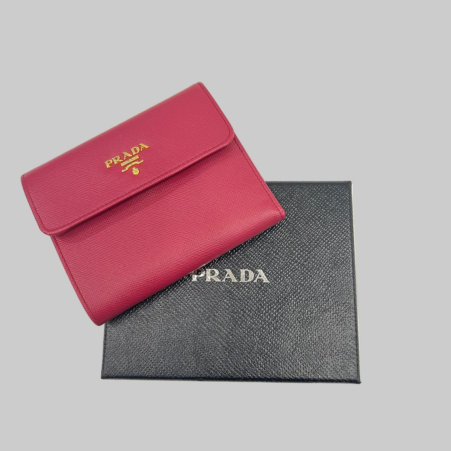 PRADA Portafoglio in pelle saffiano ibisco