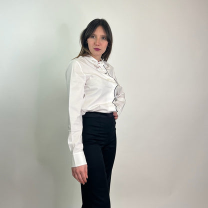 VIVETTA Camicia bianca con ricamo mani e profilo viso di donna