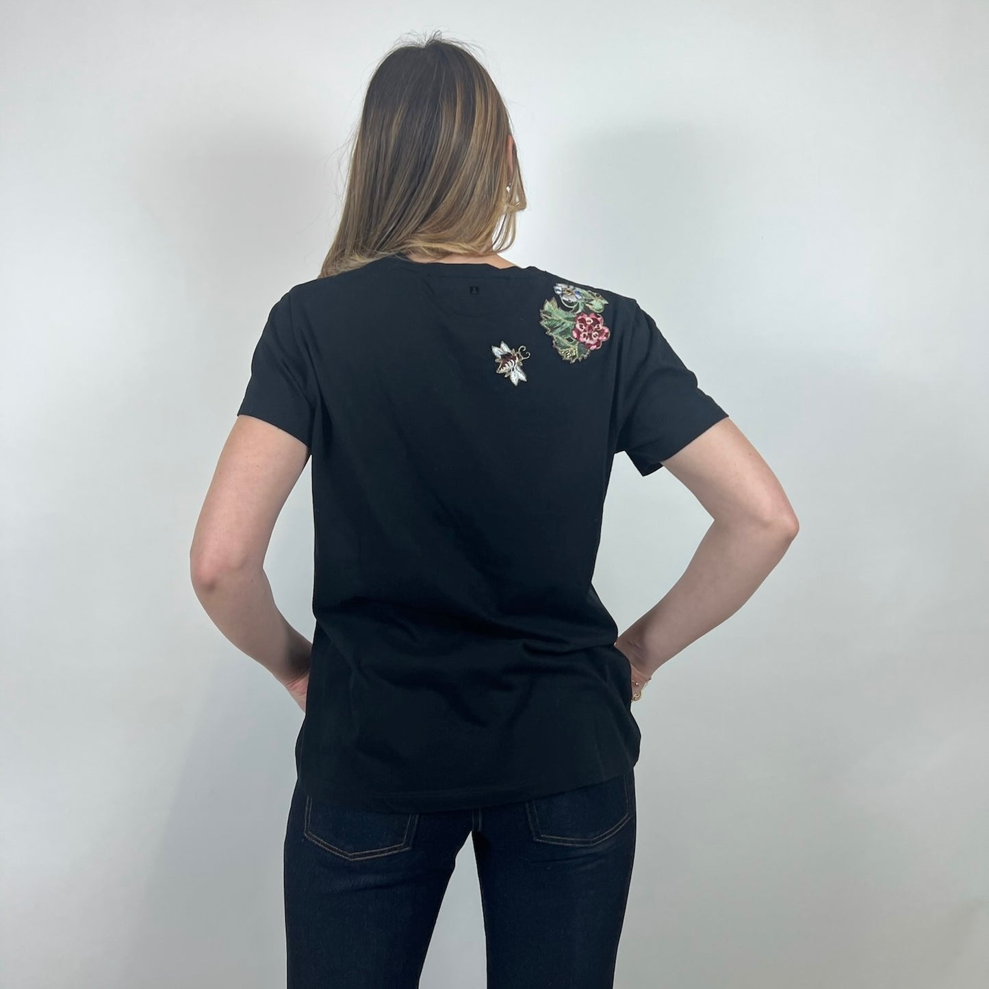 VALENTINO T-shirt nera con animali ricamati