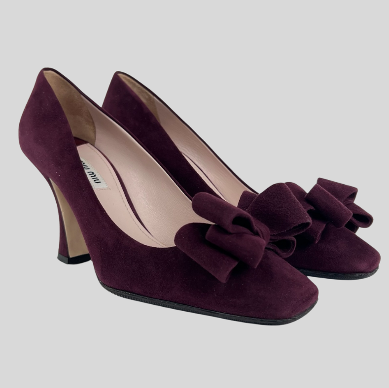 MIU MIU Scarpe in camoscio burgundy con fiocco