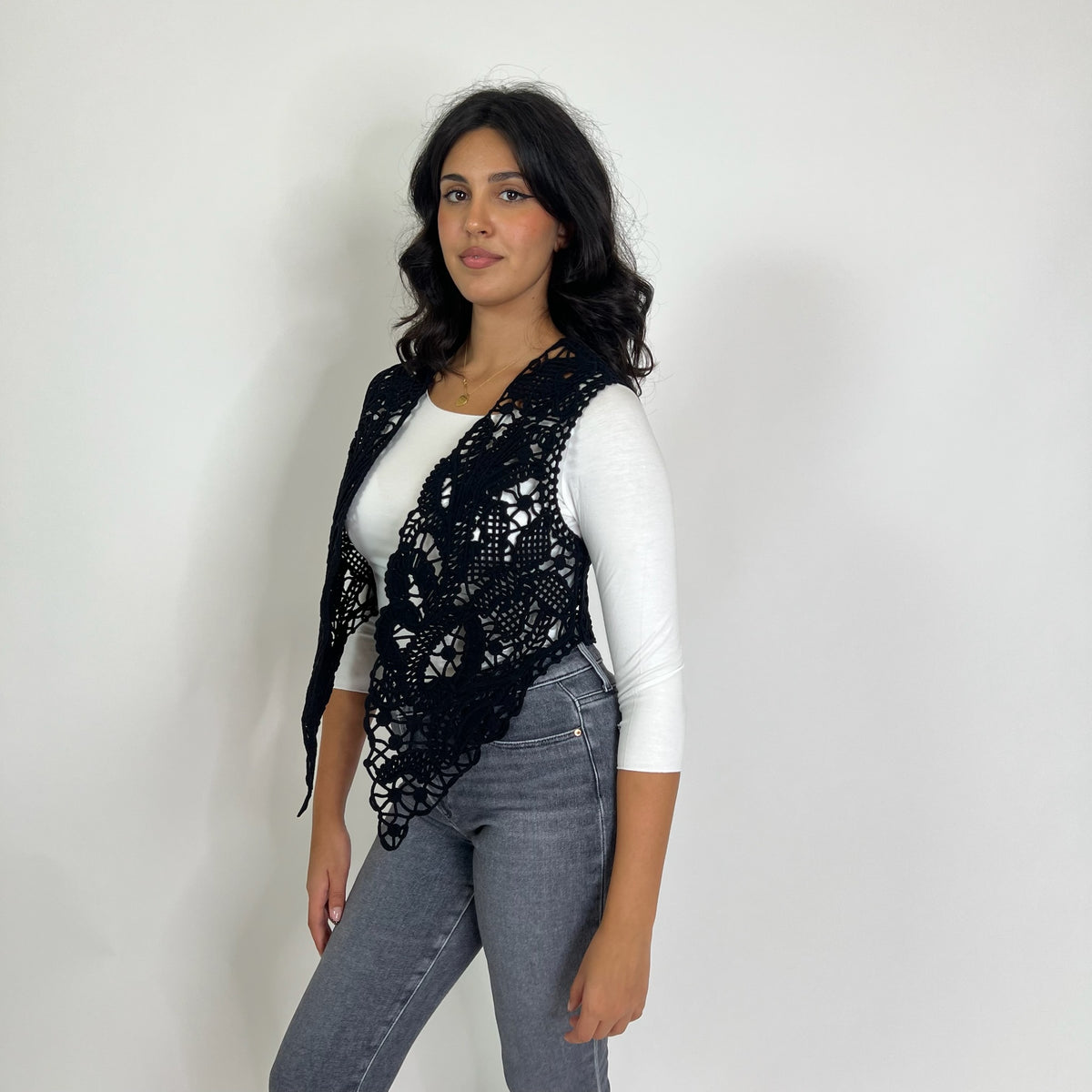 N.N. Gilet in pizzo macramè nero