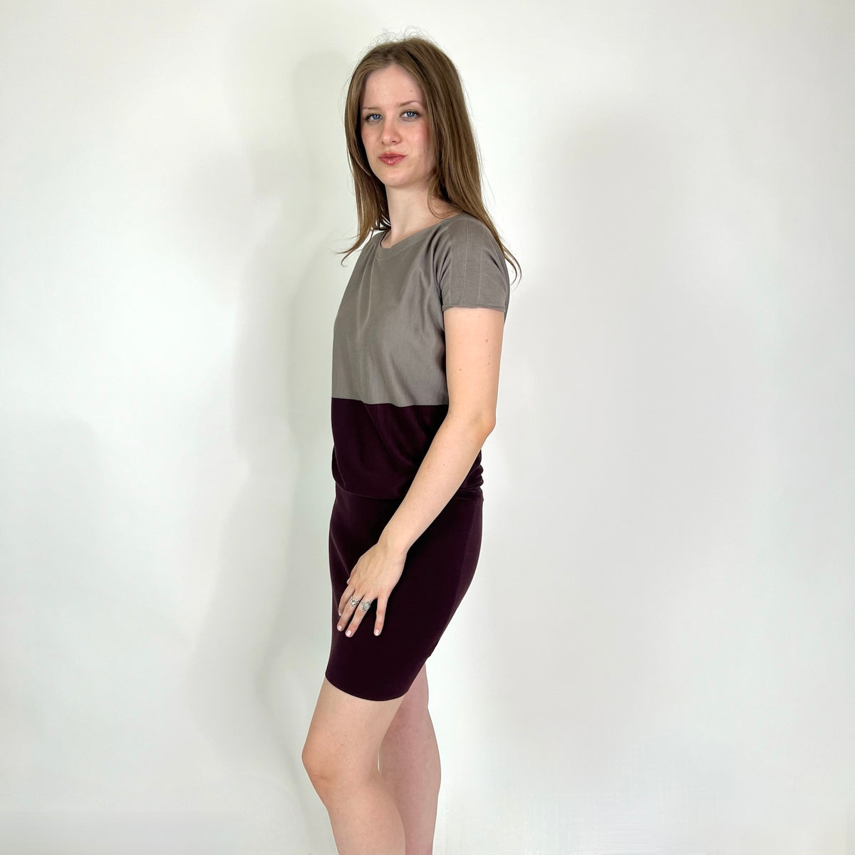 AGNONA Abito in maglia tortora e burgundi
