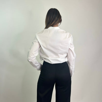VIVETTA Camicia bianca con ricamo mani e profilo viso di donna