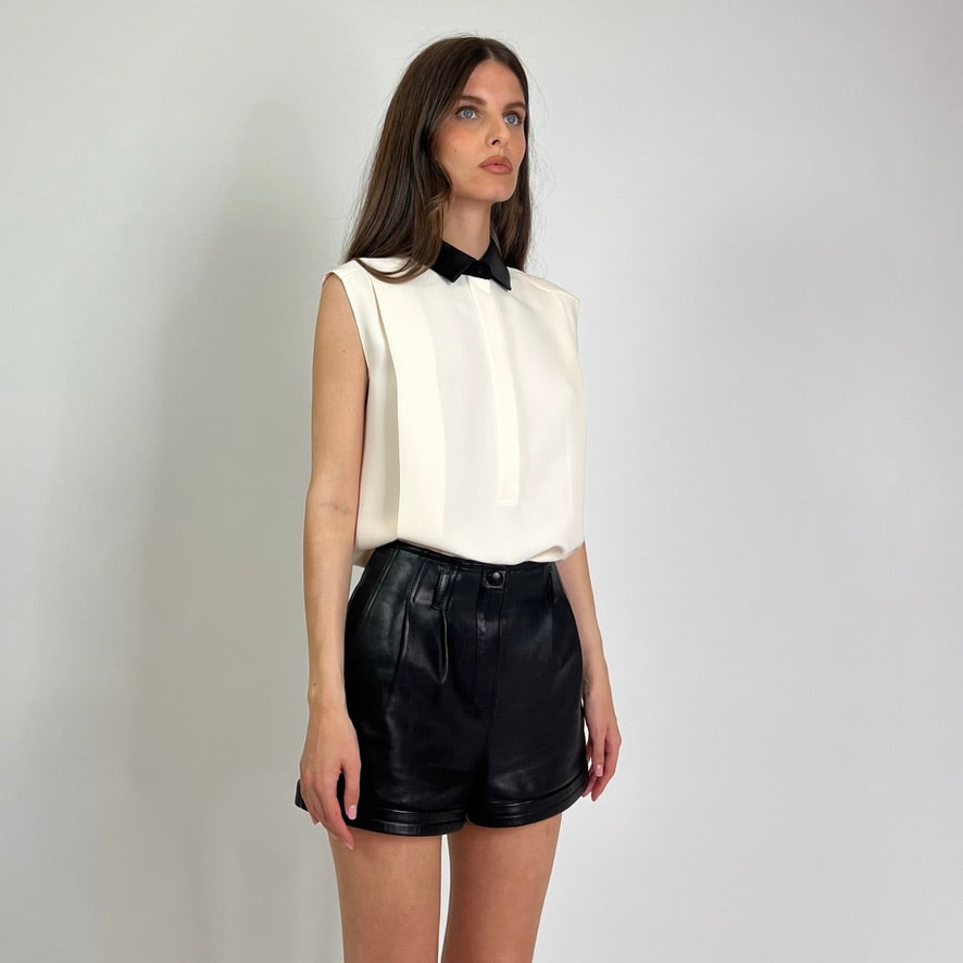 GUCCI Top in seta avorio con colletto in pelle nera