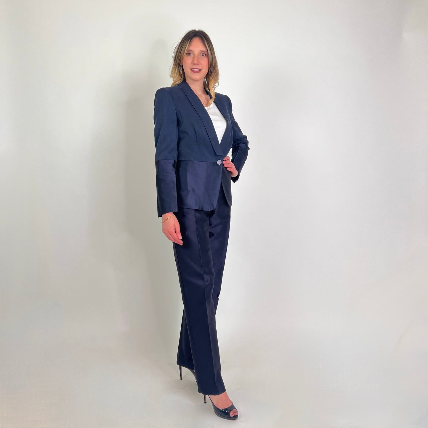 GIORGIO ARMANI Tailleur blu con parti in seta