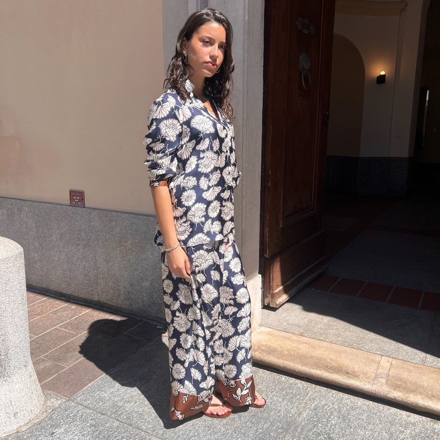 WEEKEND MAX MARA Completo in seta fiorato blu e bianco
