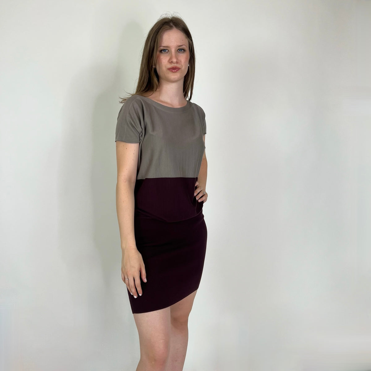 AGNONA Abito in maglia tortora e burgundi