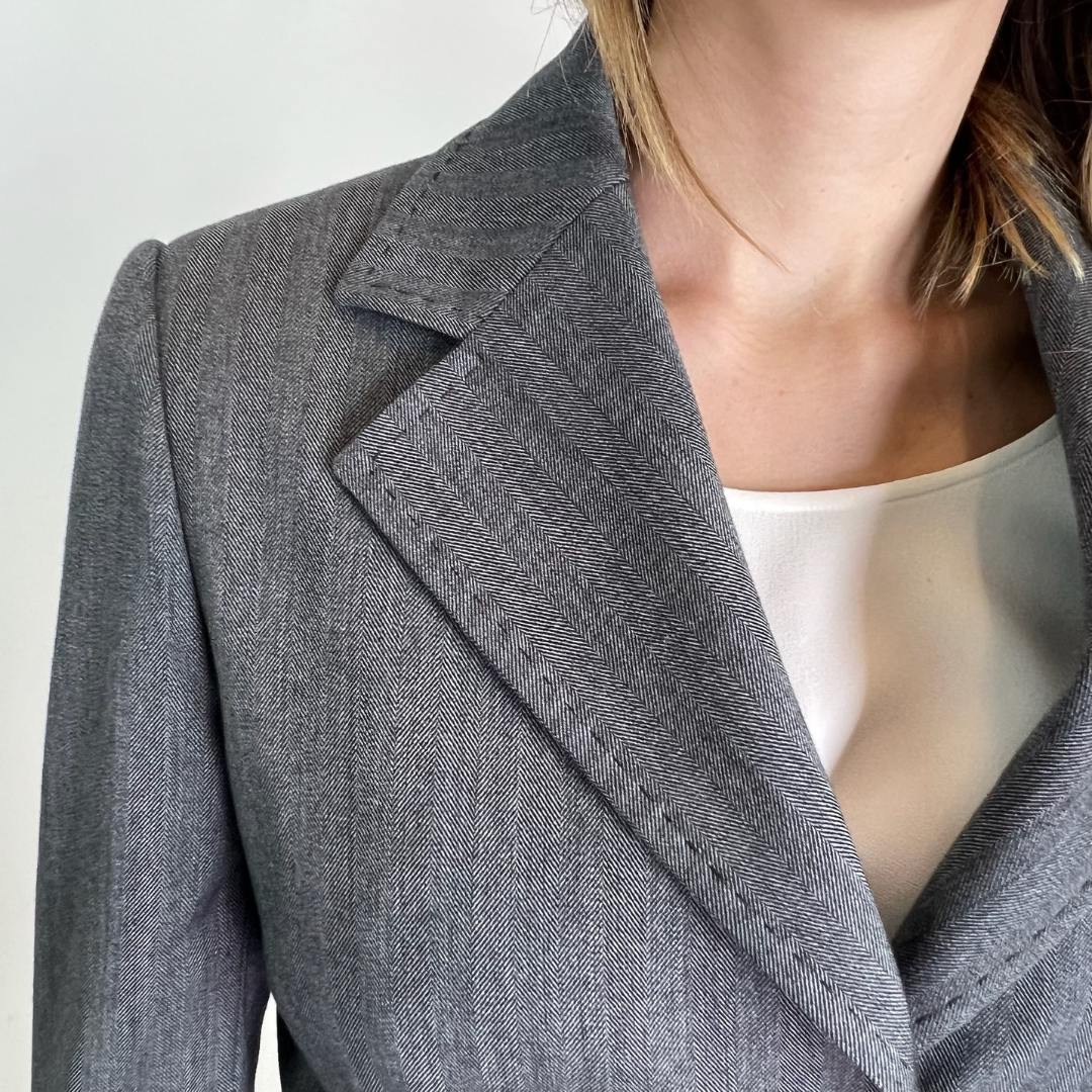 DOLCE & GABBANA Tailleur grigio sciancrato