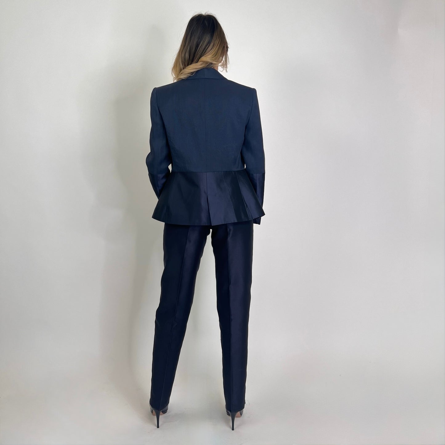 GIORGIO ARMANI Tailleur blu con parti in seta