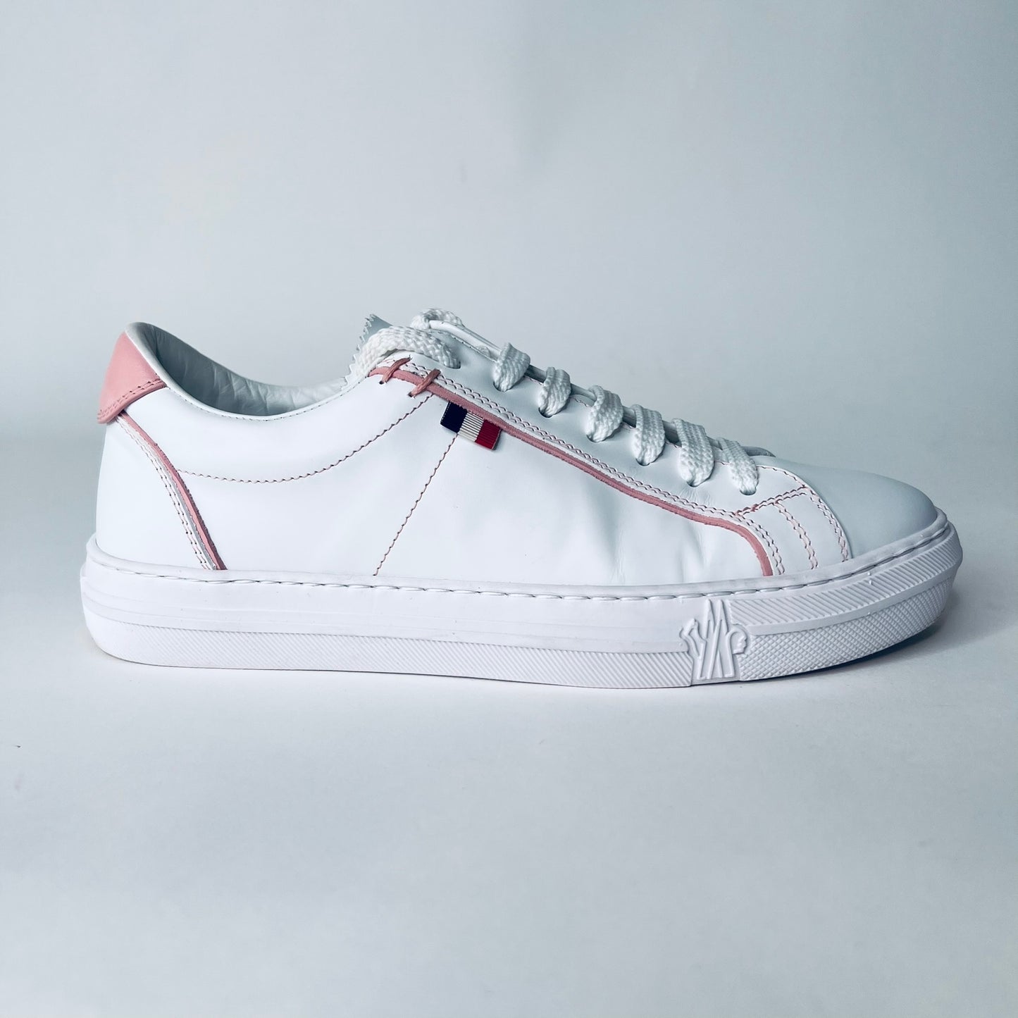 MONCLER Sneakers stringata in pelle bianca e rosa