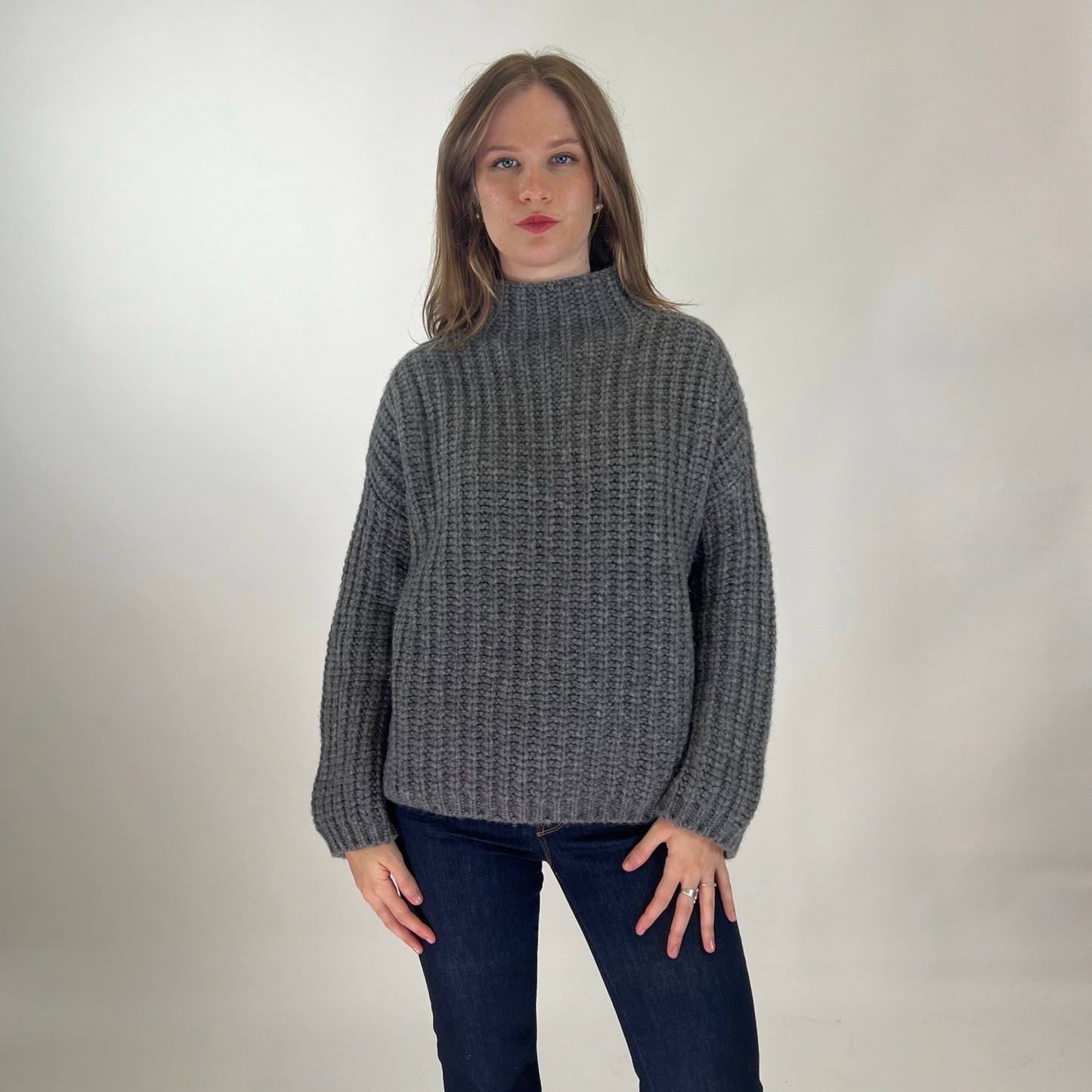 PINORO CASHMERE Maglione in cashmere a coste grigio