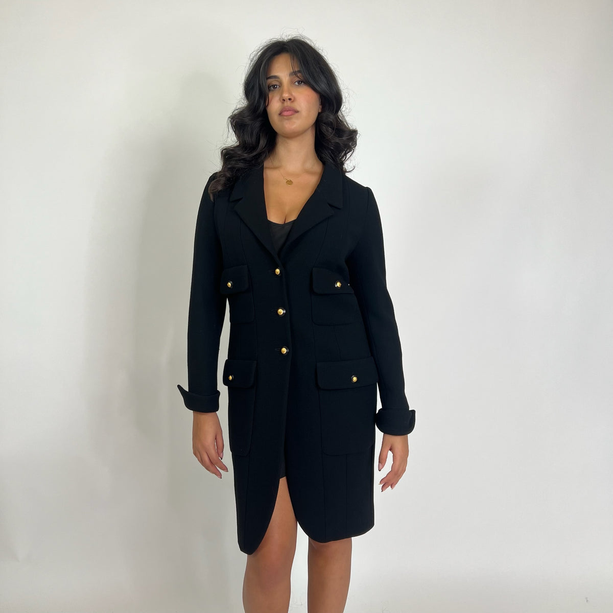 CHANEL Cappotto nero con bottoni oro logati