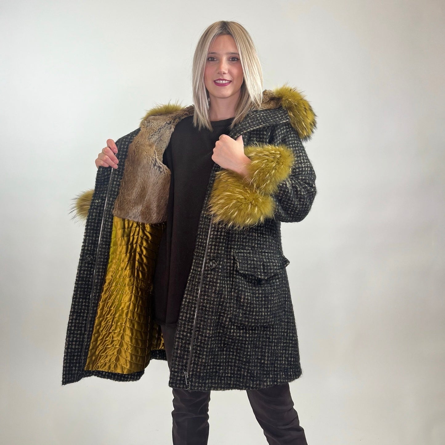 LOST IN ME Cappotto in tweed con collo e polsi in volpe gialla