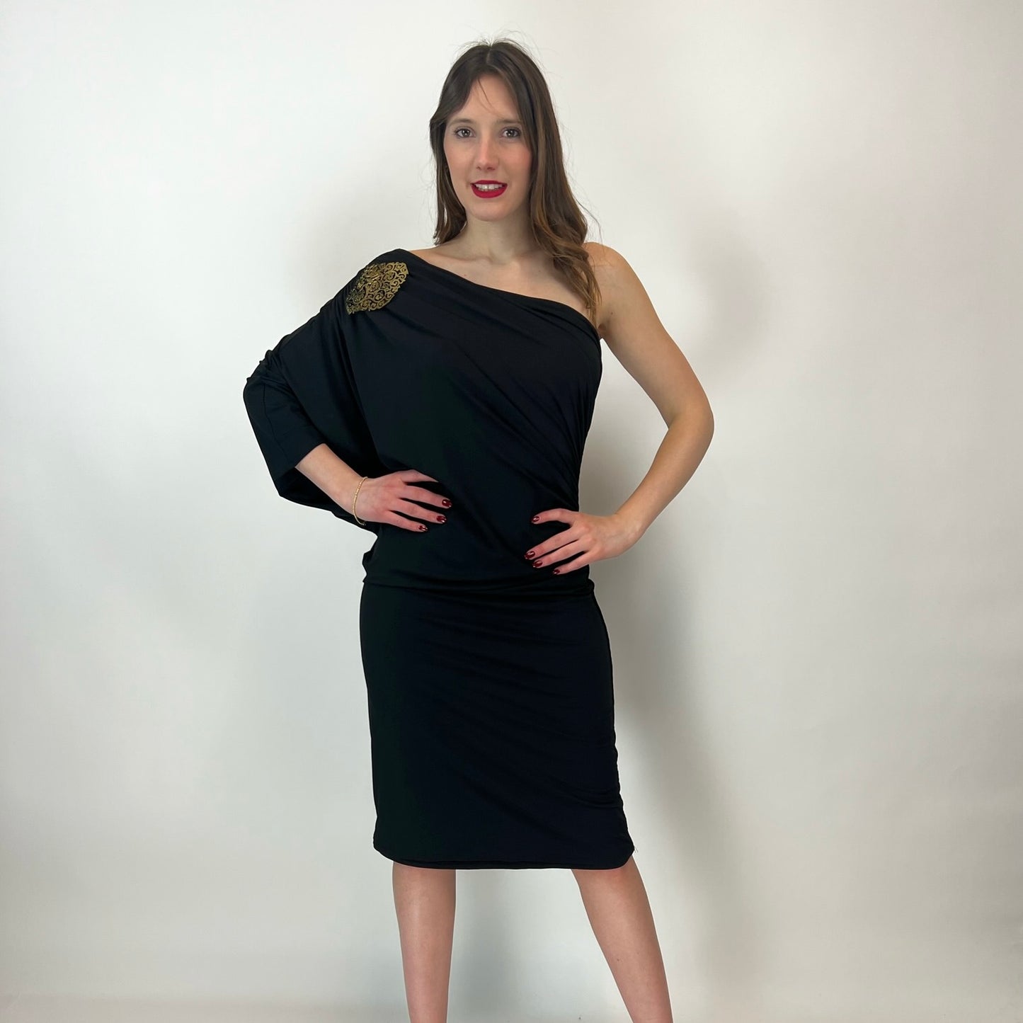 JOSIE NATORI Abito nero dettaglio gioiello