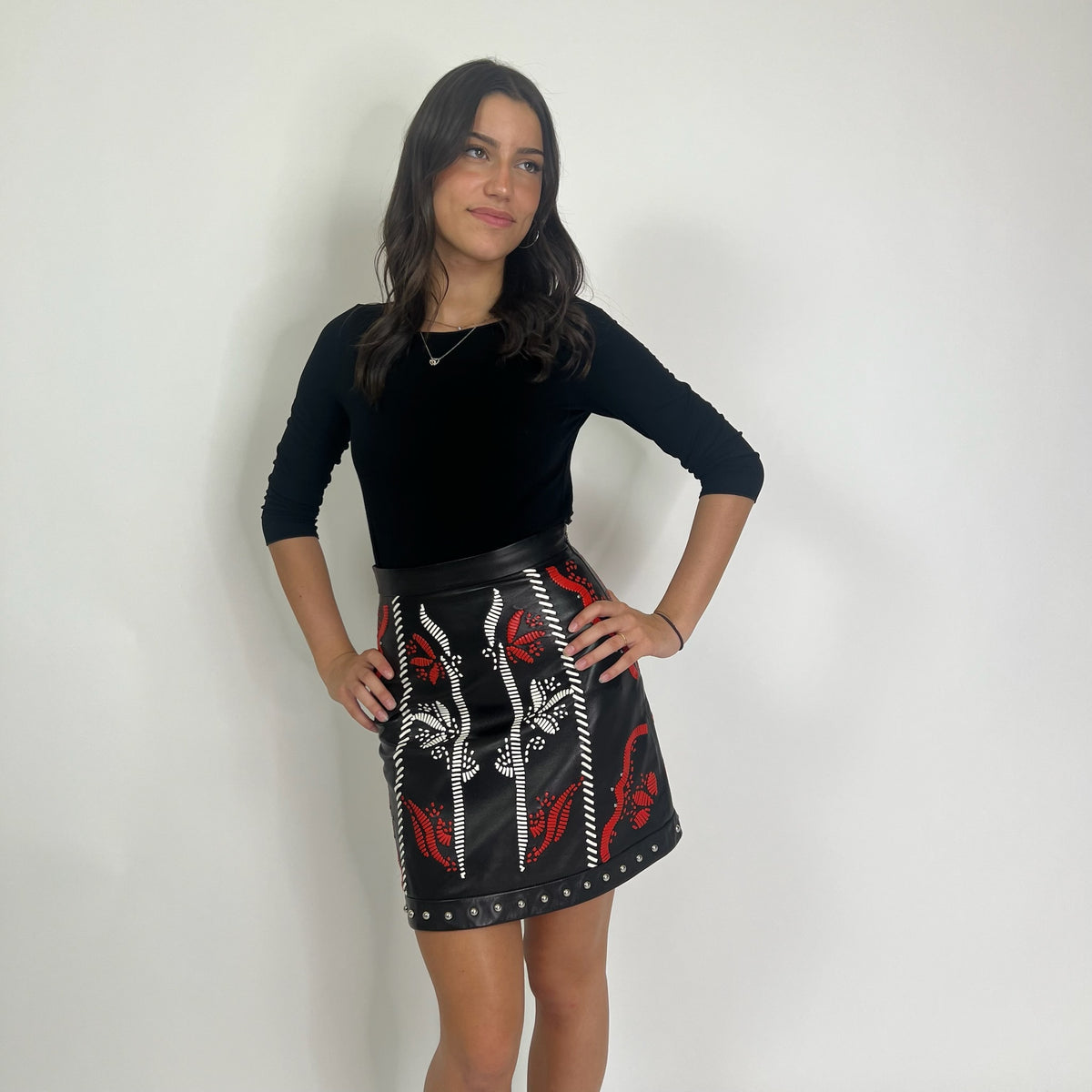 DROME Gonna in pelle nera ricamata bianca e rossa