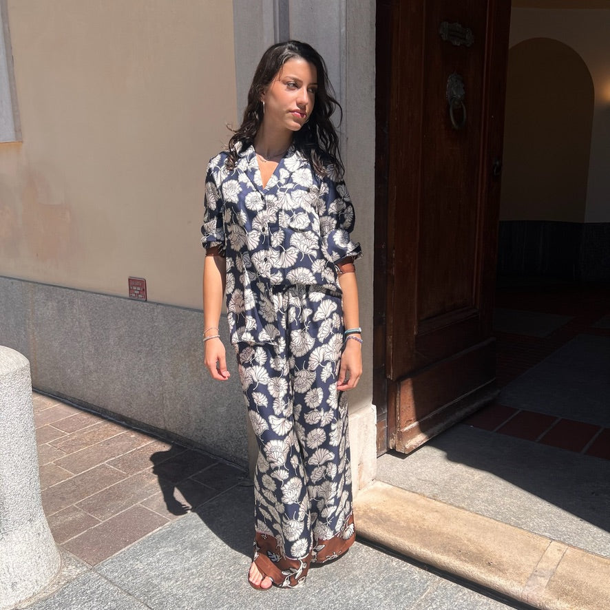 WEEKEND MAX MARA Completo in seta fiorato blu e bianco