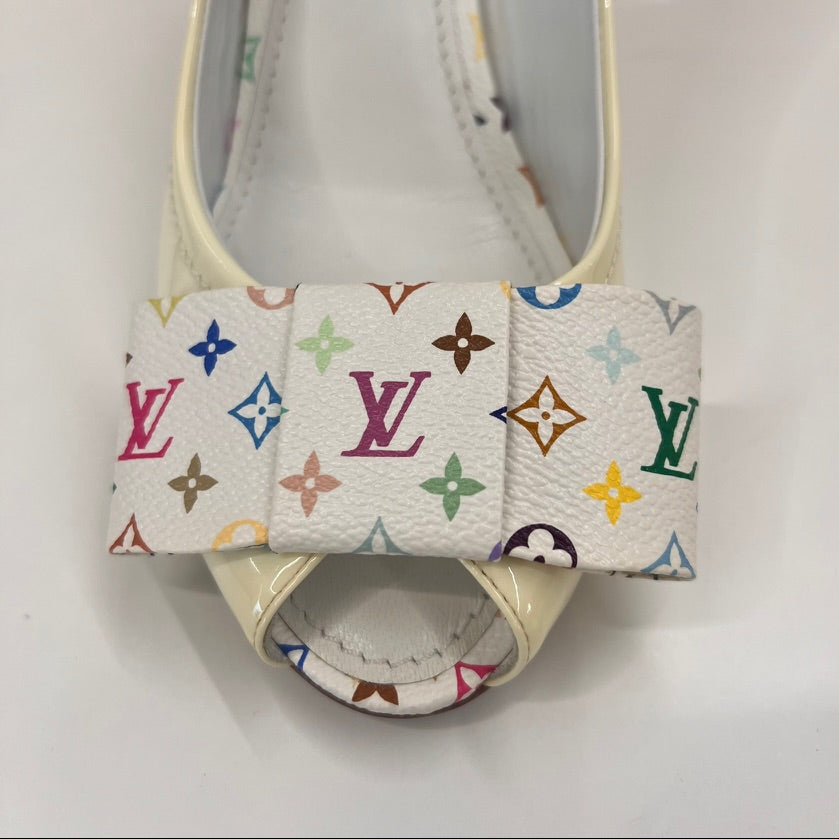 LOUIS VUITTON Sandalo zeppa in vernice panna e fiocco monogram multicolor