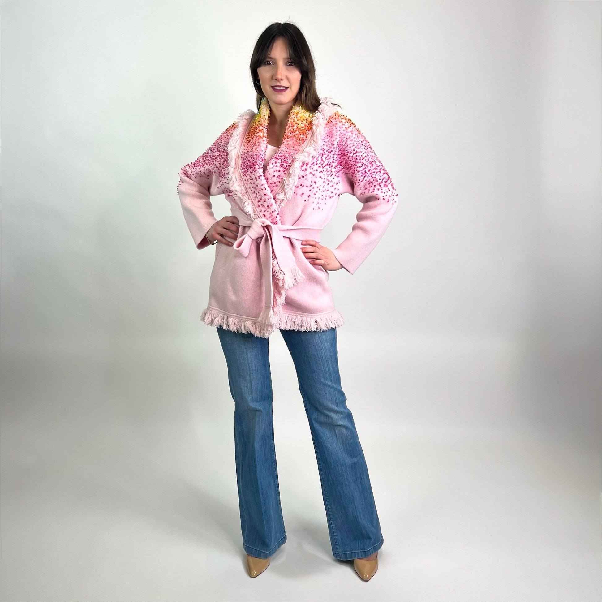 ALANUI Cardigan lungo rosa sfrangiato con paillettes sfumate 