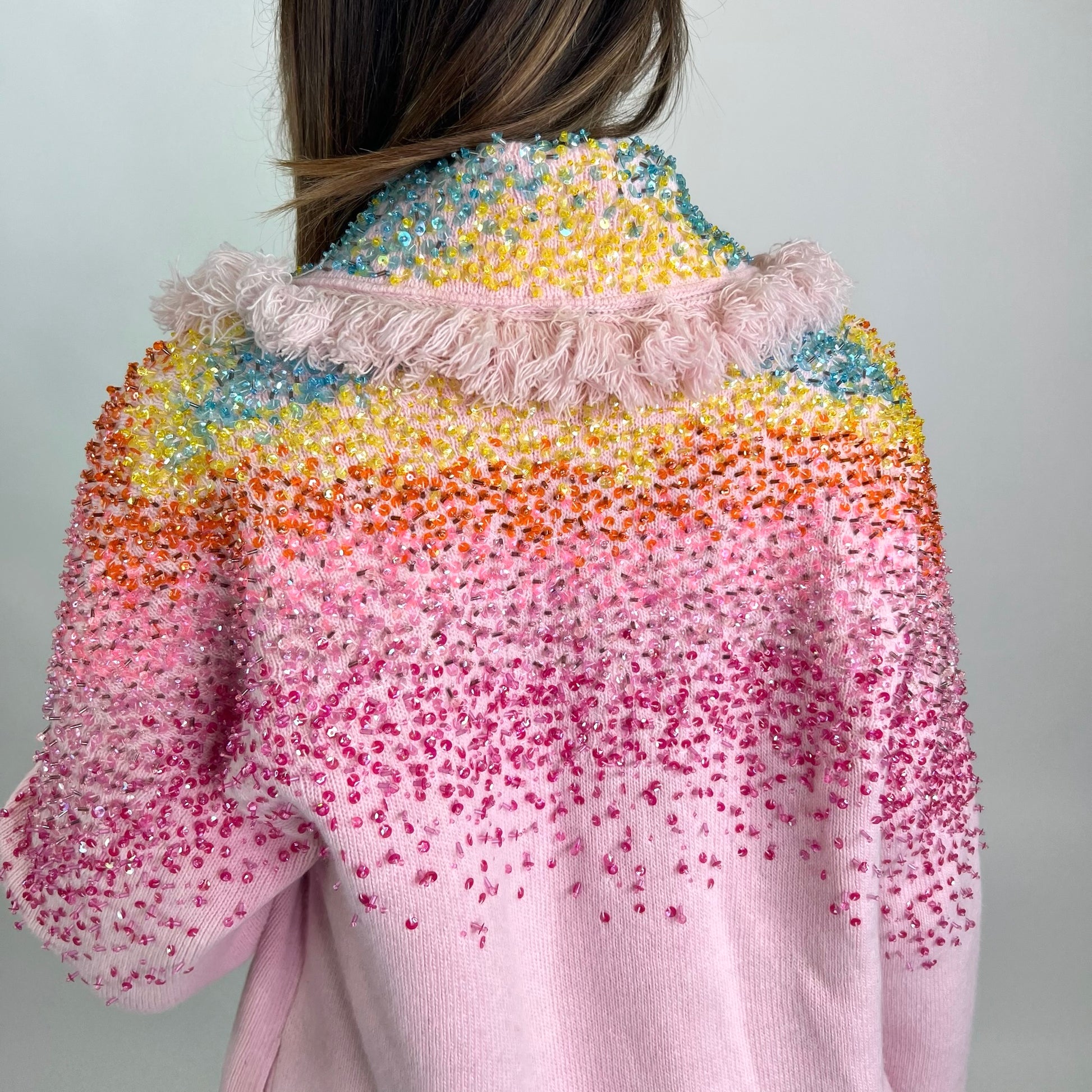ALANUI Cardigan lungo rosa sfrangiato con paillettes sfumate 