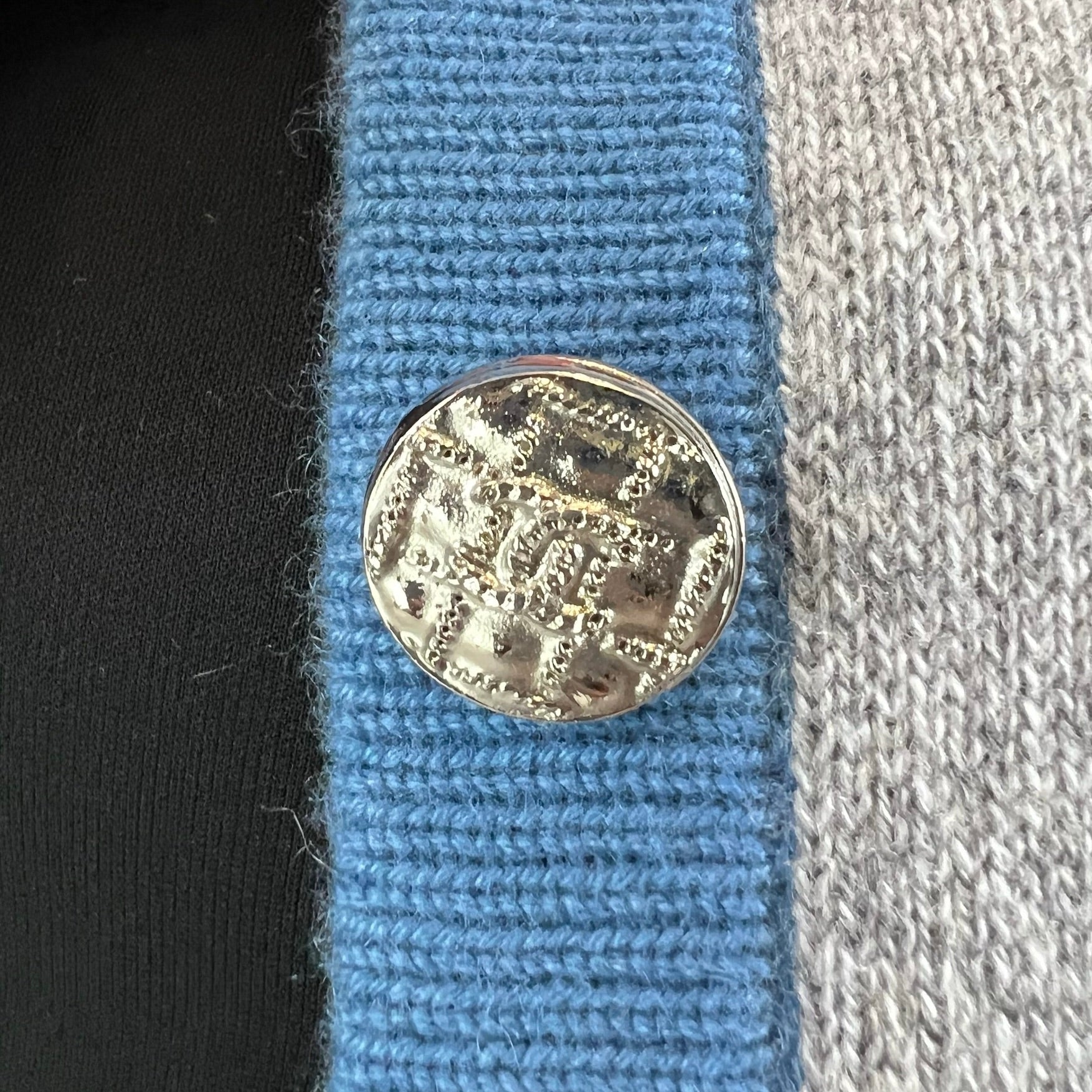 ALBINO MORETTI Cardigan lungo in cashmere grigio azzurro e nero